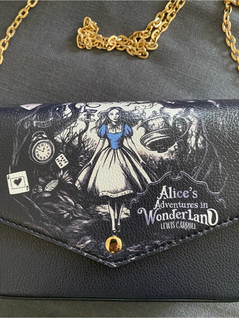 Alice in Wonderland Black Crossbody Bag with Gold Chain new - Picture 2 of 7